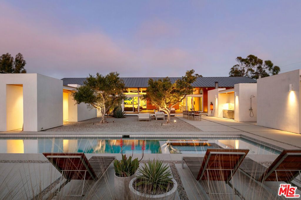 6728 Wildlife Road, Malibu