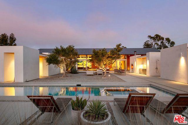 6728 Wildlife Road, Malibu