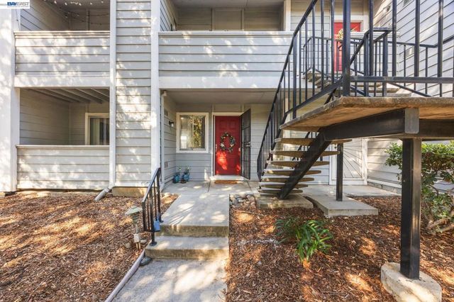 29627 Desert Oak Ct # 26, Hayward