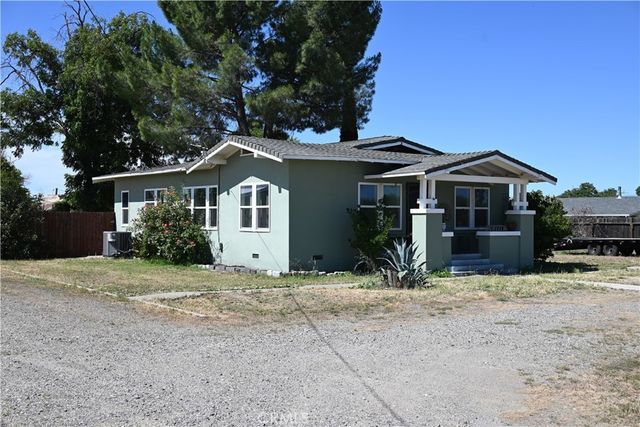 1068 E Walker, Orland