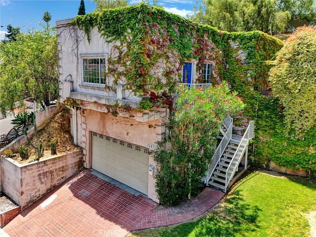 3207 Kenneth Drive, Los Angeles