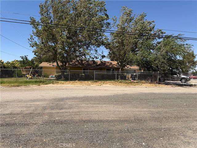 3153 E Avenue H4, Lancaster