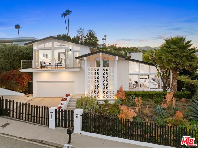 2110 Westridge Road, Los Angeles