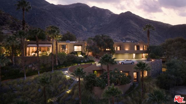 555 N Patencio Road, Palm Springs