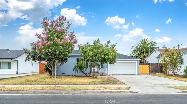 903 N Broadacres, Compton