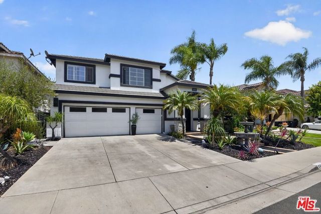 5018 S Chariton Avenue, Los Angeles