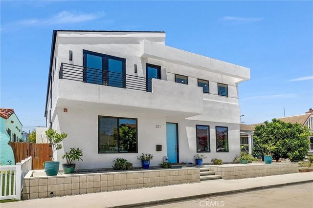 221 Attica, Long Beach