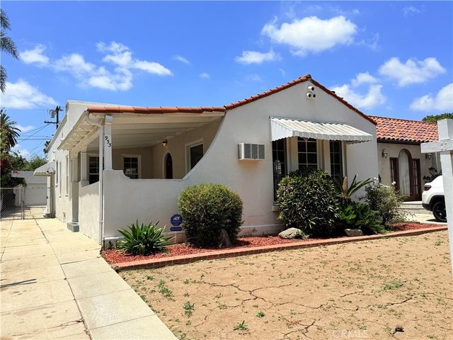933 S Mullen Avenue, Los Angeles
