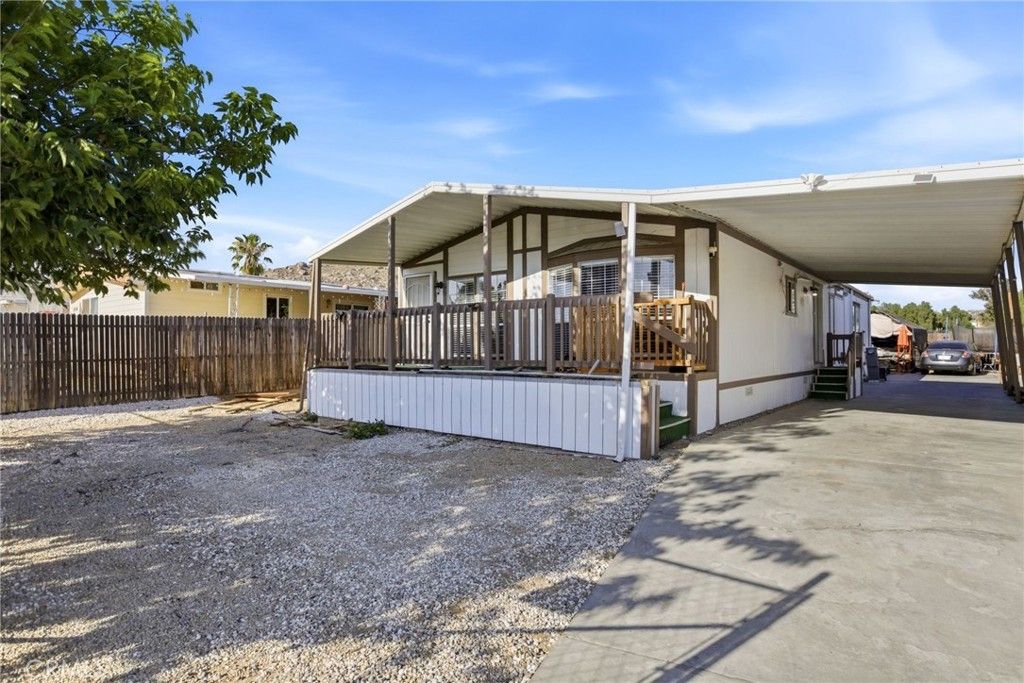 25114 Avenida Valencia, Homeland