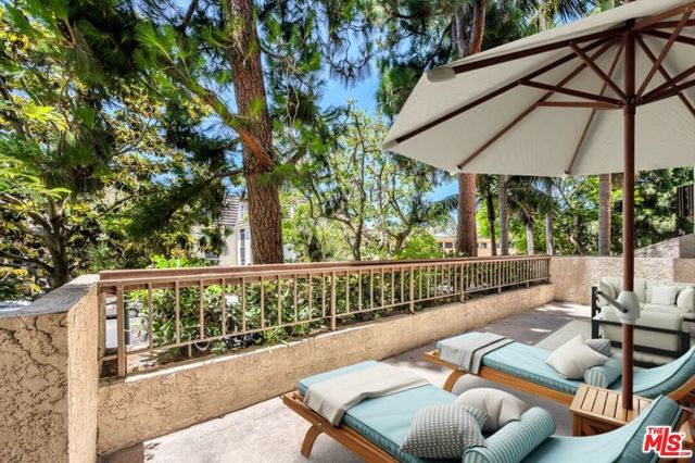 8600 Tuscany Avenue # 202, Playa Del Rey