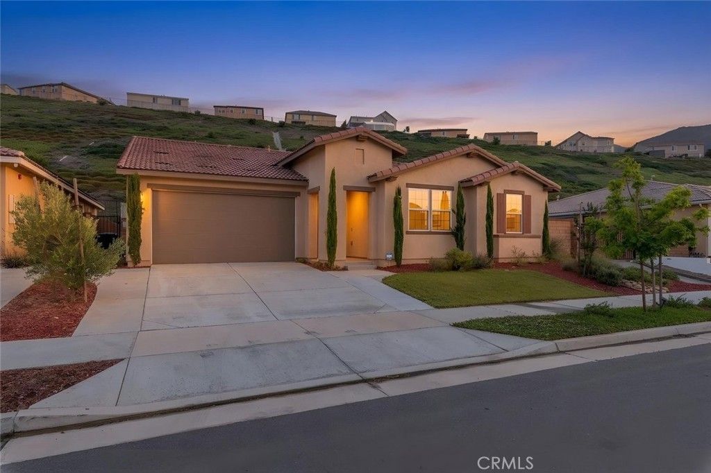 2690 Santa Fiora Drive, Corona