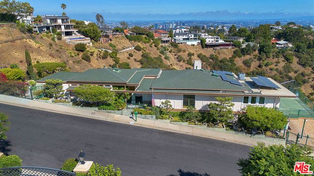10924 Savona Road, Los Angeles