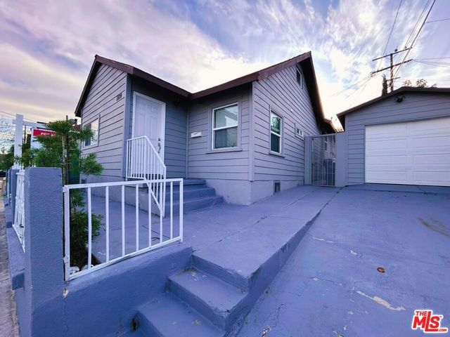 1109 N Chester Avenue, Inglewood