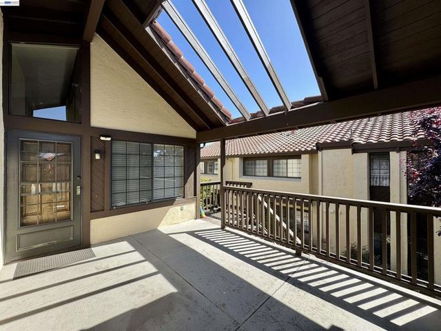 14382 Outrigger Dr, San Leandro