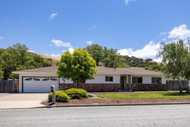 20091 Portola Drive, Salinas