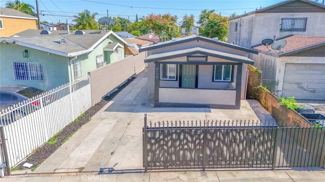 2114 E Knopf, Compton