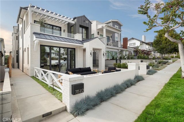 715 1/2 Poinsettia Avenue, Corona Del Mar