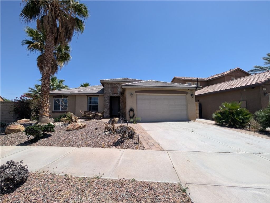 42652 Dell Lago Court, Indio