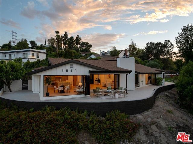 4847 Brewster Drive, Tarzana