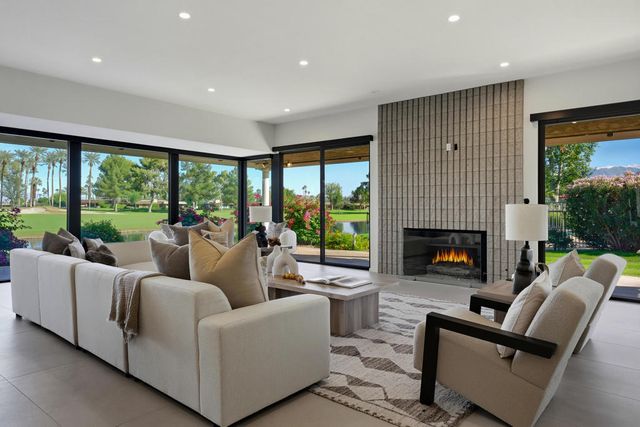 2 Auburn Court, Rancho Mirage