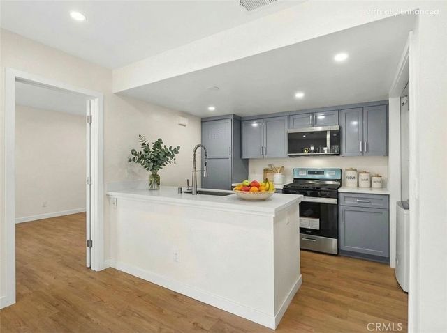 10237 De Soto # A, Chatsworth