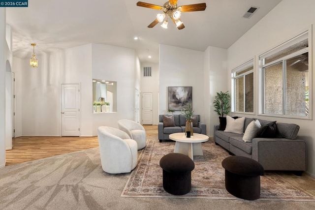 287 Mandarin Cir, Vacaville