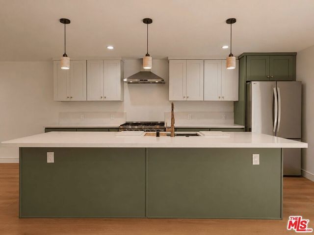 6531 Neddy Avenue, West Hills