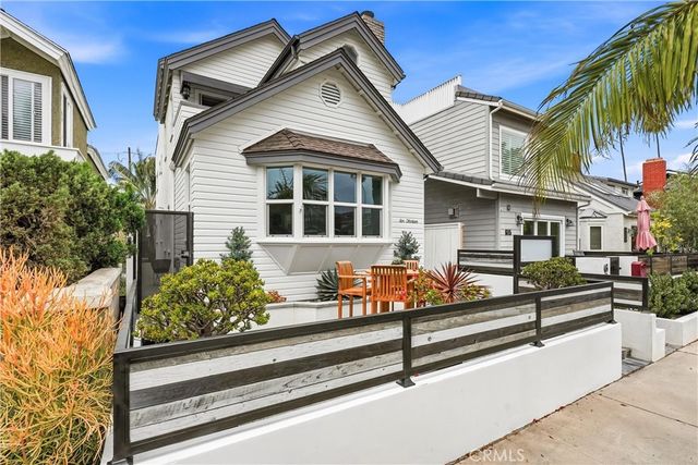 613 9th, Huntington Beach