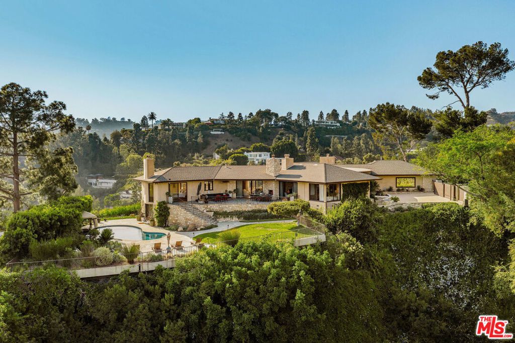 1131 Miradero Road, Beverly Hills