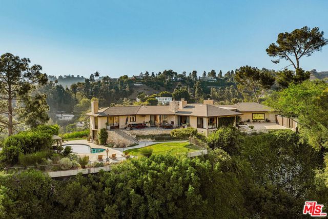 1131 Miradero Road, Beverly Hills