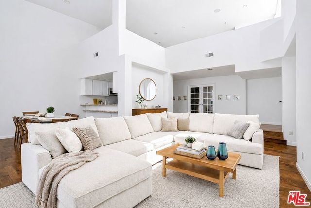 12011 Goshen Avenue # 305, Los Angeles