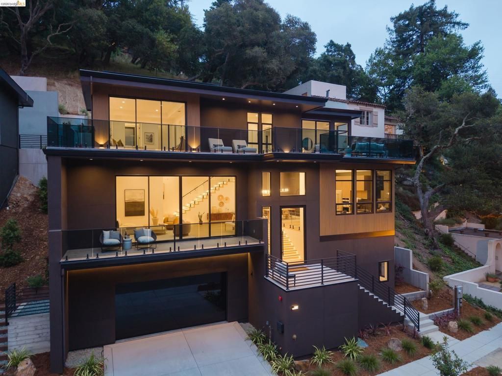 1667 Trestle Glen Rd, Oakland