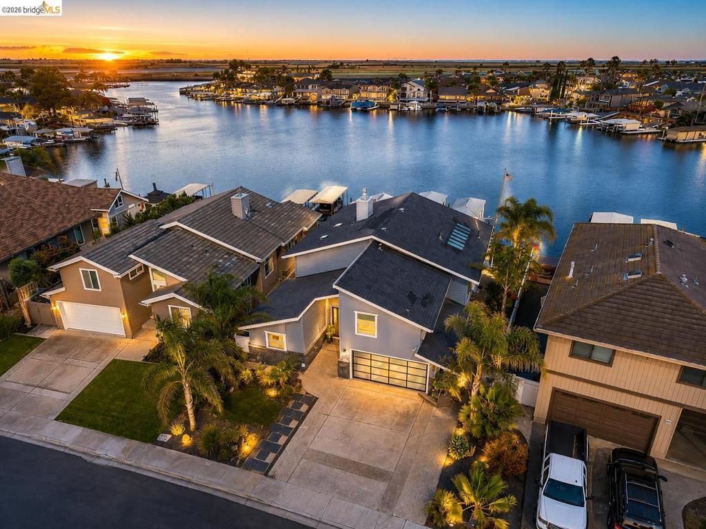 671 Willow Lake Rd, Discovery Bay