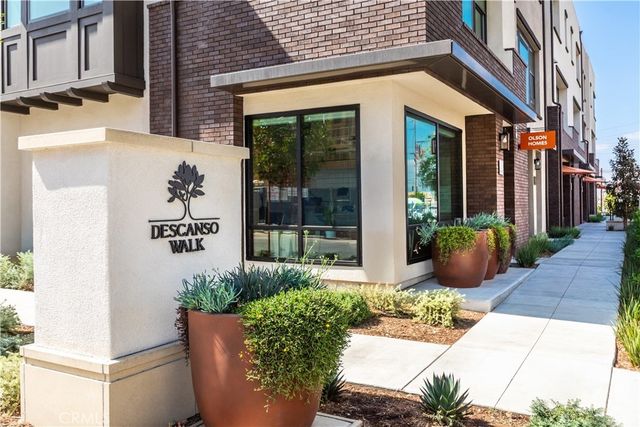1032 Foothill Boulevard, Claremont
