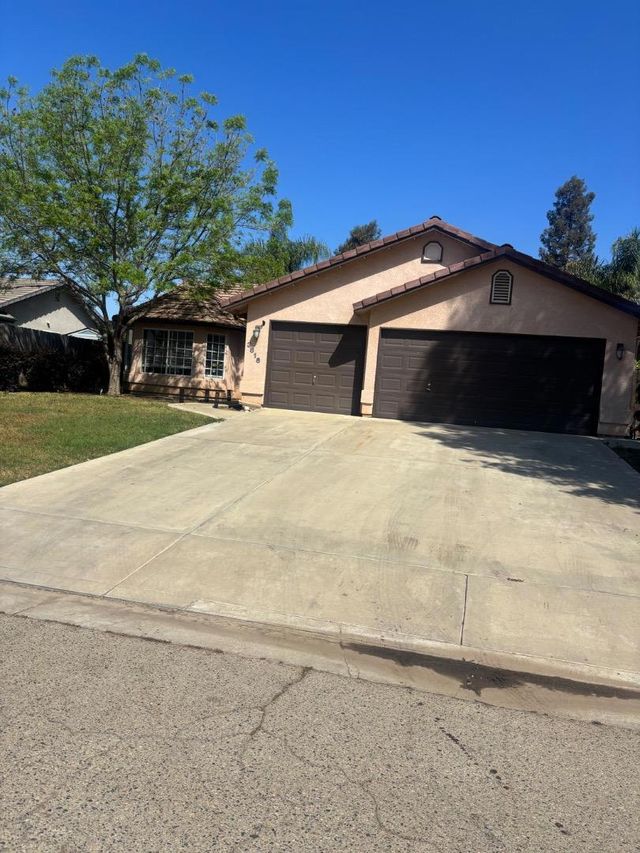 3816 E Acequia Avenue, Visalia