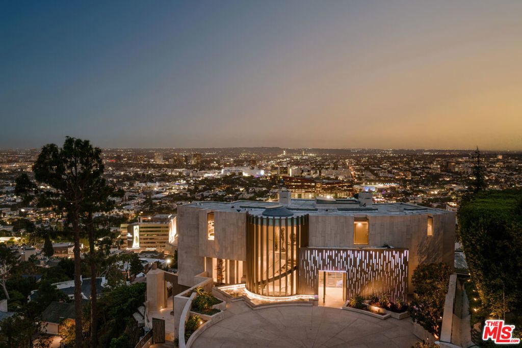1302 Collingwood Place, West Hollywood