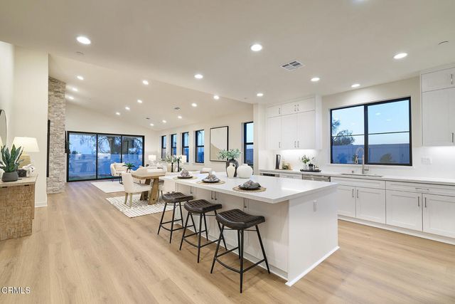 16 W Pine Street, Altadena