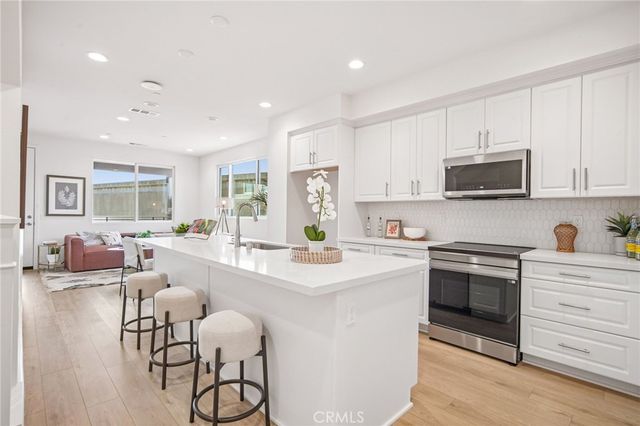 124 Chaparral, Tustin