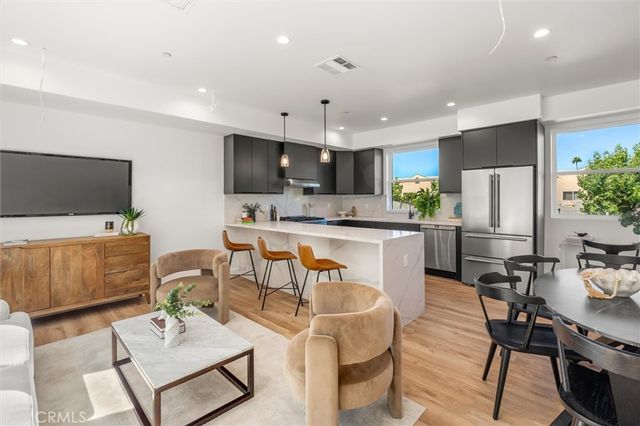 11408 W Calvert Street, North Hollywood