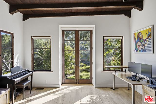 10037 Reevesbury Drive, Beverly Hills
