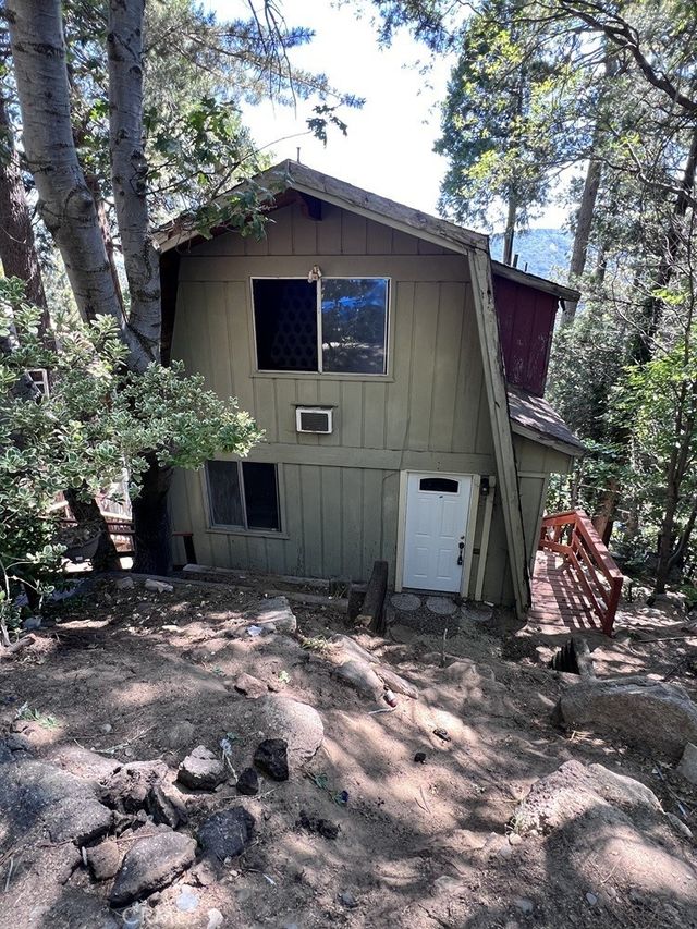 23865 Lakeview, Crestline