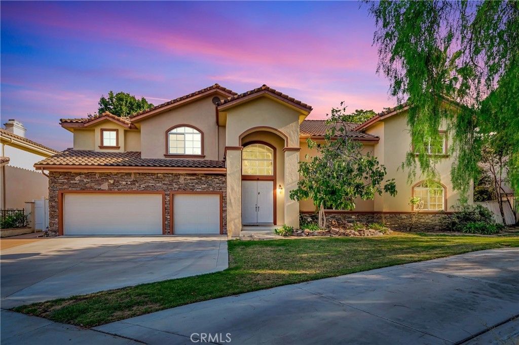 23556 Lull, West Hills