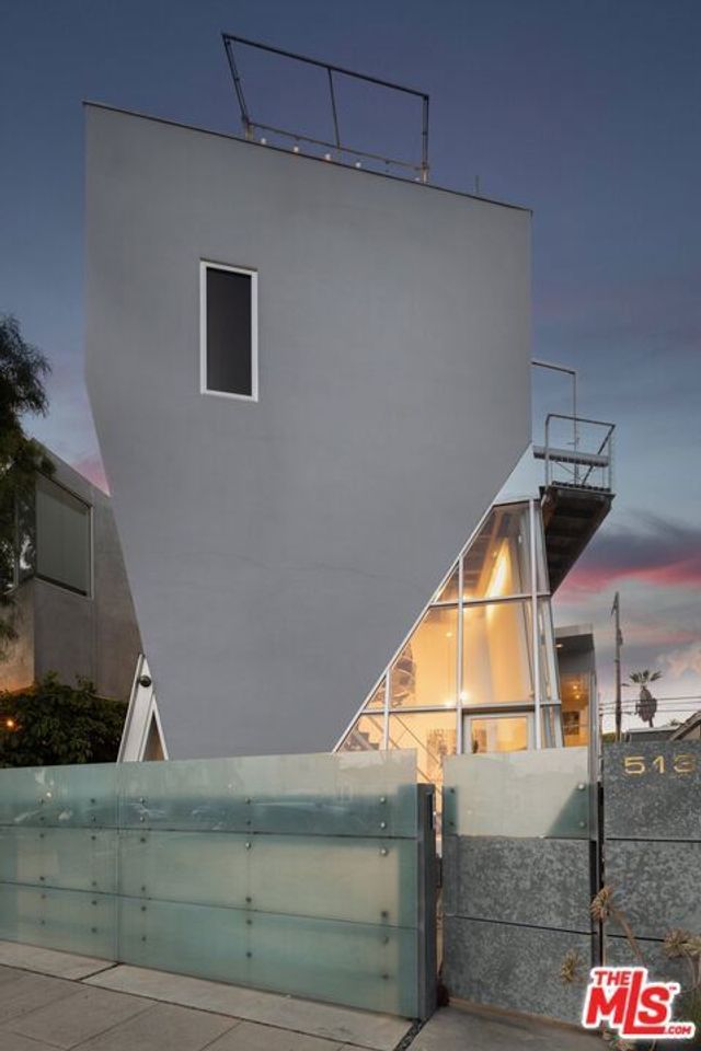 513 Grand Boulevard, Venice