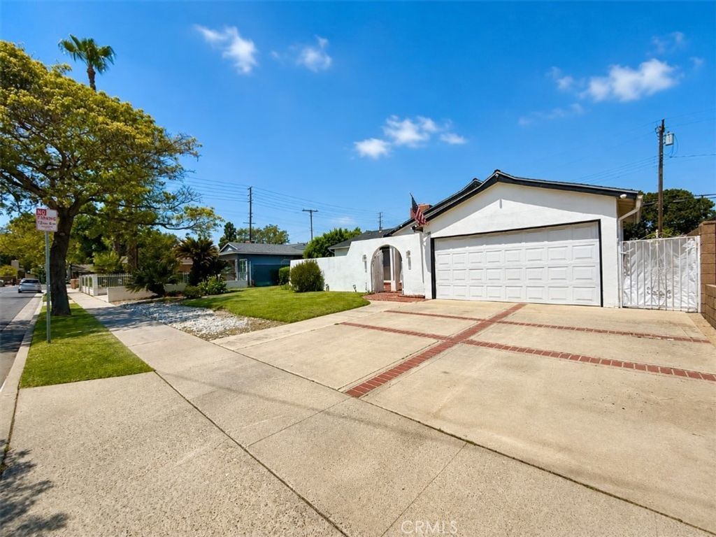 2209 Grovemont, Santa Ana