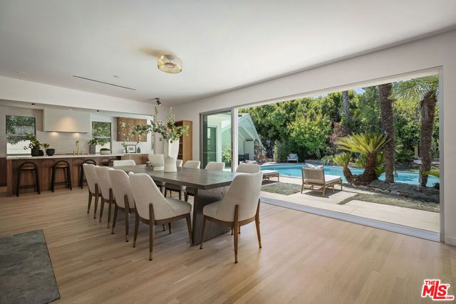 2235 Chislehurst Drive, Los Angeles