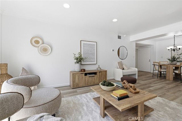 5257 Radford Avenue # 212, Valley Village