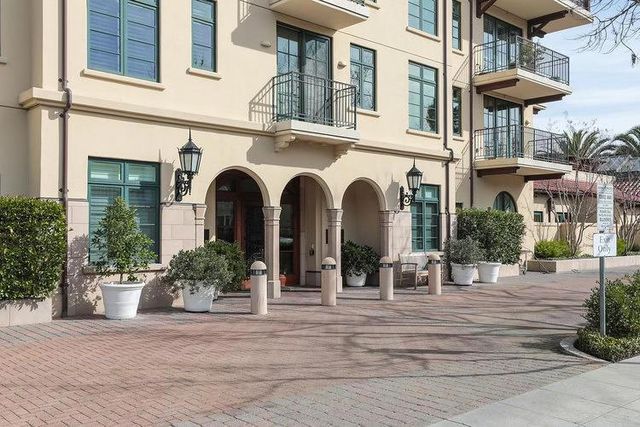 555 Byron Street # 305, Palo Alto