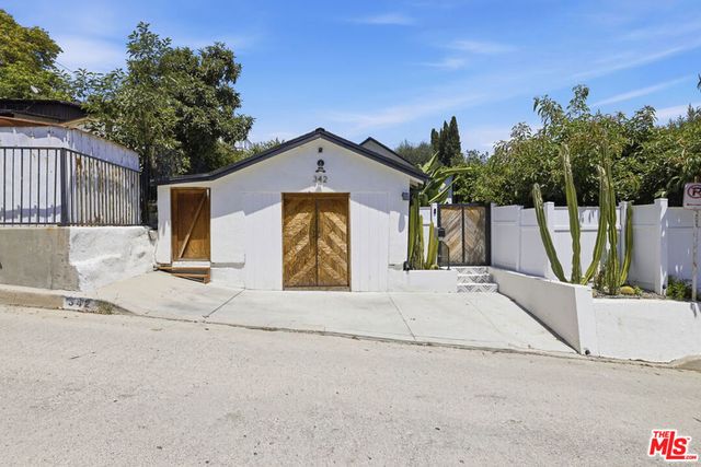 342 Fisher Street, Los Angeles