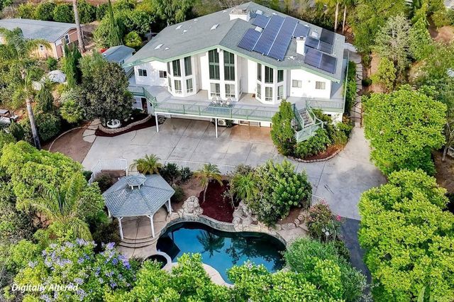 2039 E Mission Road, Fallbrook