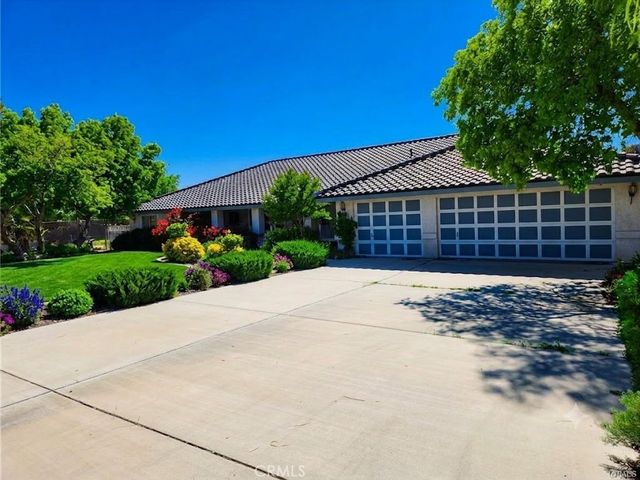 19345 Oneida Road, Apple Valley